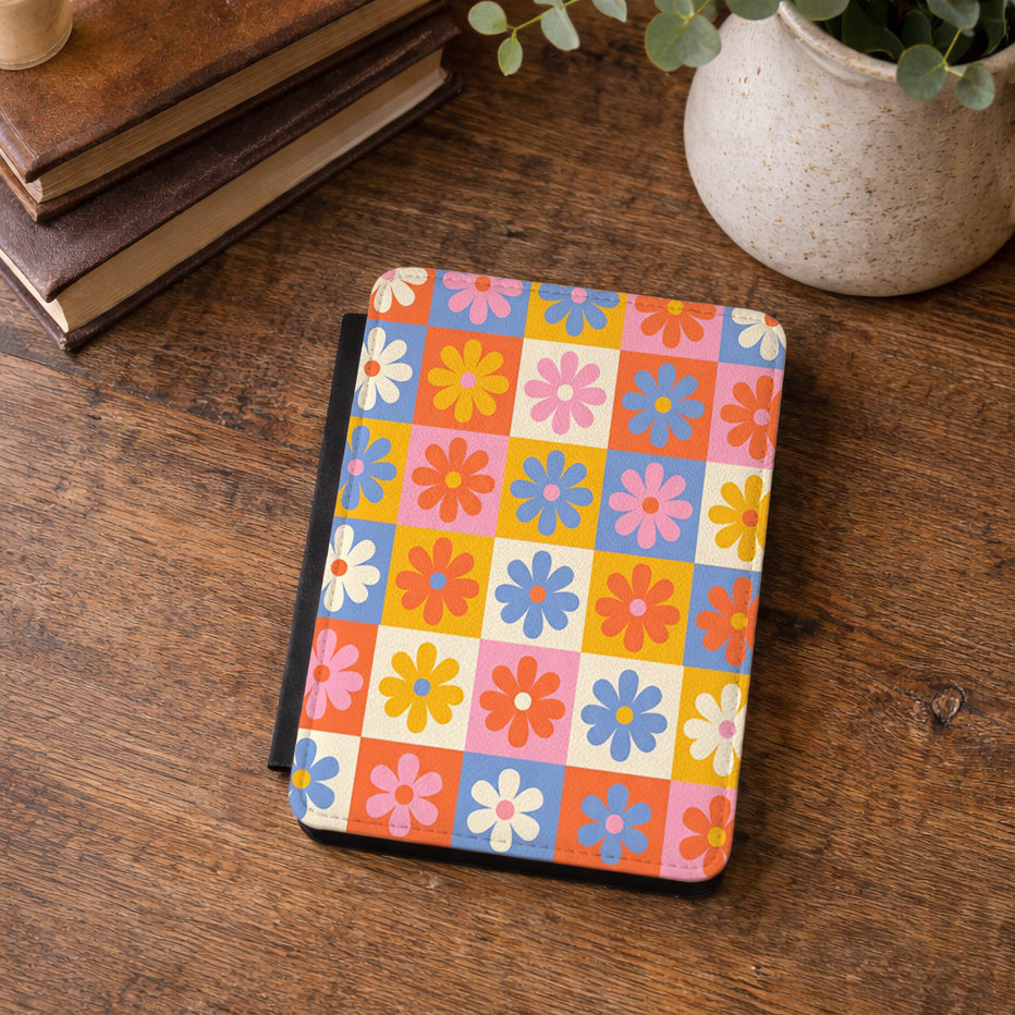 The Groovy Garden – Retro Floral Checkerboard Kindle Case